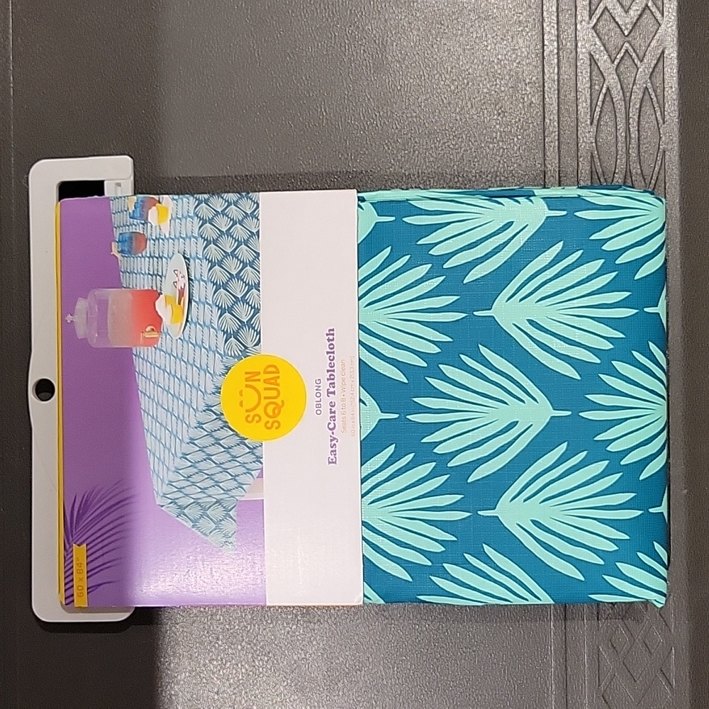 NWT: Sun Squad Easy-Care Tablecloth